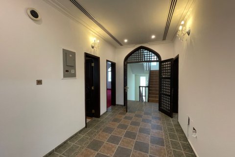 Villa de 5 dormitorios en Muscat, Oman No. 105030 8