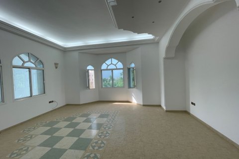 Villa de 5 dormitorios en Muscat, Oman No. 105030 6