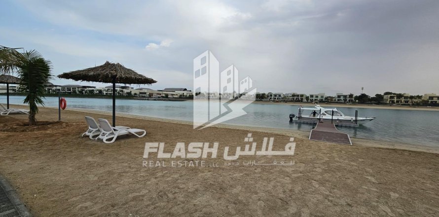 Townhouse de 2 dormitorios en Mina Al Arab, UAE No. 88277