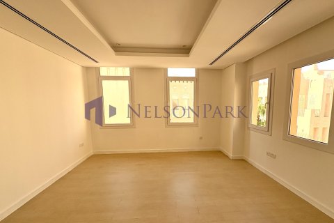 4 bedrooms Villa in Doha, Qatar No. 58184 19