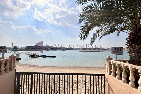 4 bedrooms Villa in Doha, Qatar No. 58184 26