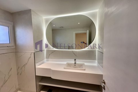 4 bedrooms Villa in Doha, Qatar No. 58184 12
