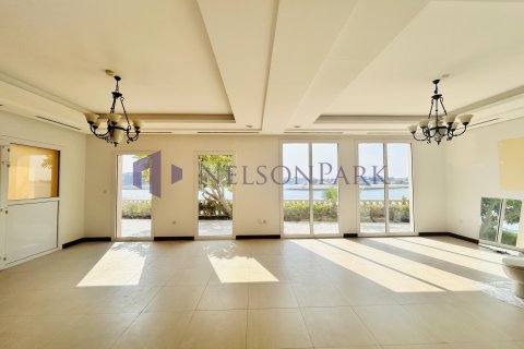 4 bedrooms Villa in Doha, Qatar No. 58184 2