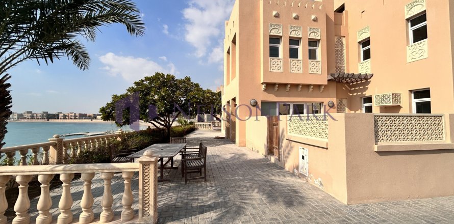 4 bedrooms Villa in Doha, Qatar No. 58184