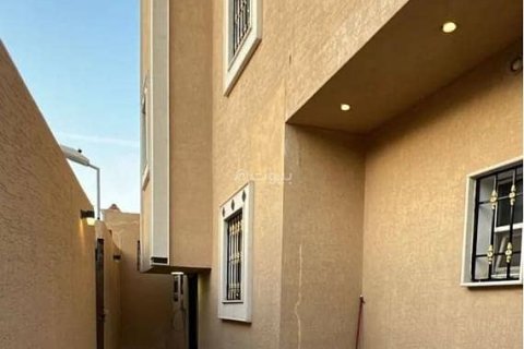 Villa de 6 dormitorios en Riyadh, Saudi Arabia No. 98688 1