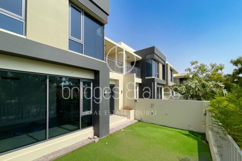 Villa de 4 dormitorios en Dubai Hills Estate, UAE No. 102429 10