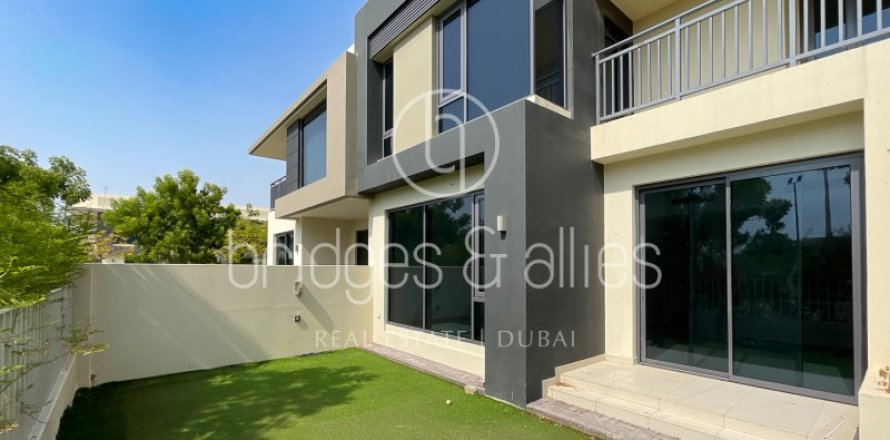 Villa de 4 dormitorios en Dubai Hills Estate, UAE No. 102429