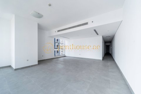 Квартира с 2 спальнями в Marina Arcade Tower, ОАЭ №40685 3