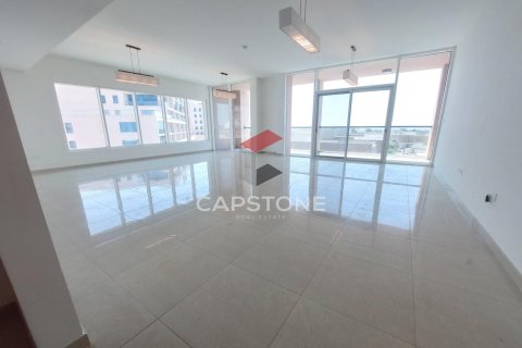 Apartment de 4 dormitorios en The Marina, UAE No. 29683 1