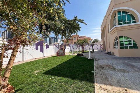 5 bedrooms Villa in Doha, Qatar No. 58125 12