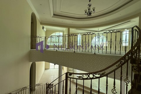 5 bedrooms Villa in Doha, Qatar No. 58125 6