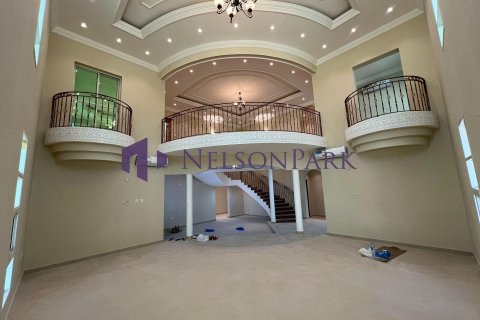 5 bedrooms Villa in Doha, Qatar No. 58125 11