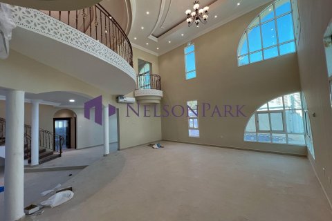 5 bedrooms Villa in Doha, Qatar No. 58125 14