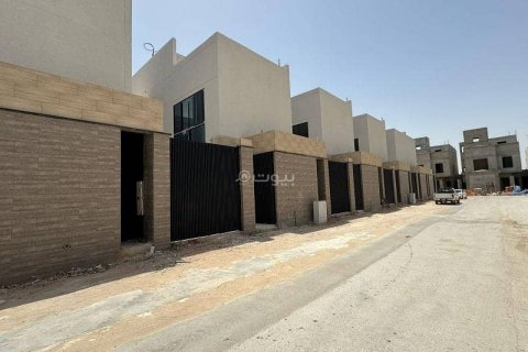 4 bedrooms Villa in Riyadh, Saudi Arabia No. 61592 1
